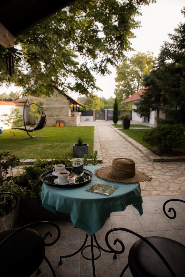 Vila Beli San Bed and Breakfast Vladimirovac Esterno foto